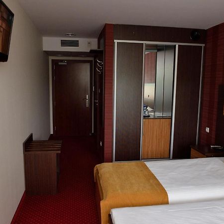 Quest Hotel - Dawniej Hotel Planeta Brzesko Kültér fotó