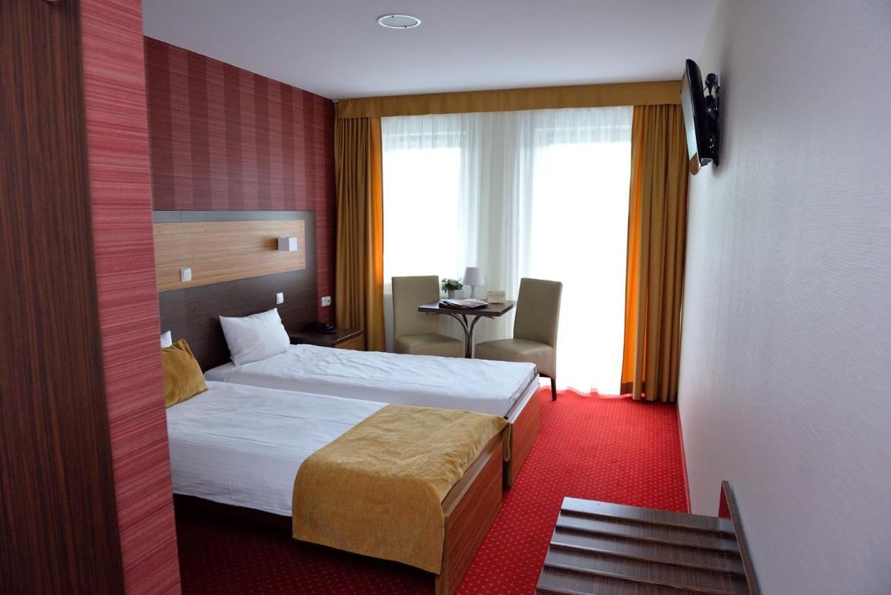 Quest Hotel - Dawniej Hotel Planeta Brzesko Kültér fotó